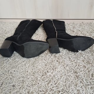 Stivali alti neri con tacco