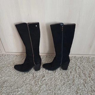 Stivali alti neri con tacco