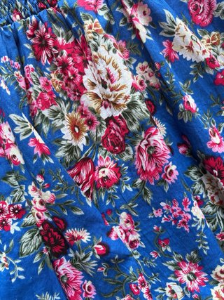 Falda floral azul