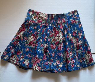 Falda floral azul