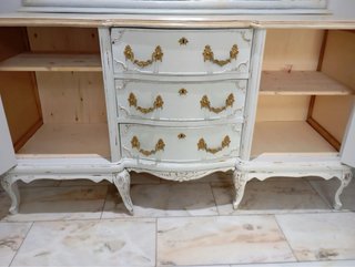 Mueble de salón o entrada blanco