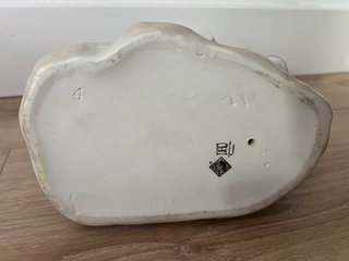 Figura Lladro Niña Fuente Jarrón