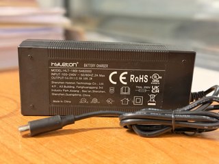 Cargador Hyleton 54.6V 2A para patinete Xiaomi