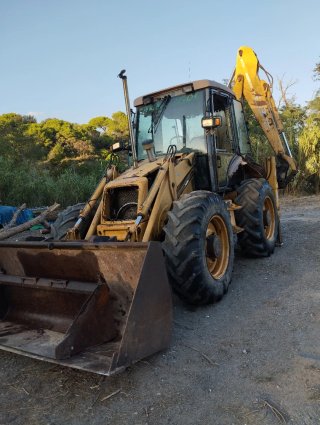 Retroexcavadora New Holland Mixta lb 115 4pt