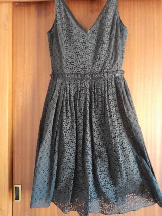 Vestido negro batista bordada talla S