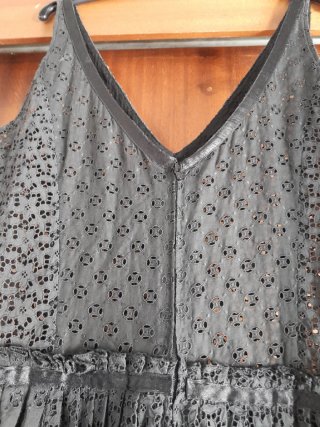 Vestido negro batista bordada talla S