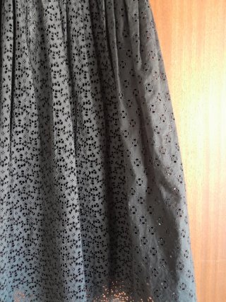 Vestido negro batista bordada talla S