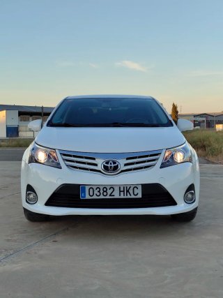 Toyota Avensis 2012