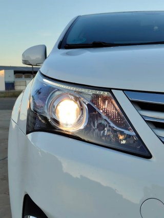 Toyota Avensis 2012