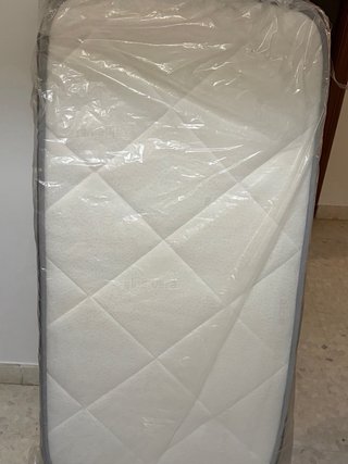 Cuna bebé IKEA con colchón