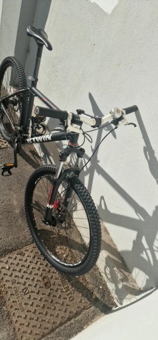 Bicicleta Btwin frenos hidráulicos 26"