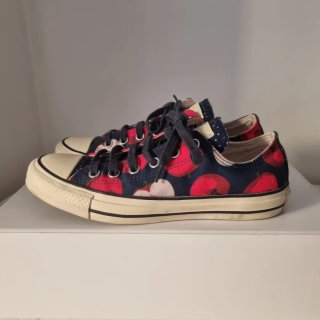 Converse con estampado de manzanas