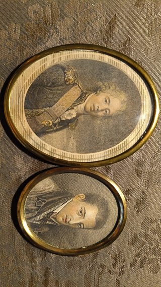 Pareja de miniaturas antiguas