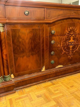 Mueble aparador antiguo con espejo
