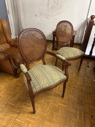 Mueble aparador antiguo con espejo