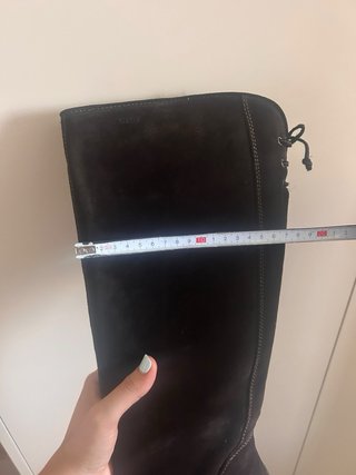Stivali alti in camoscio marrone Geox