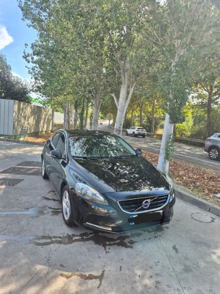 Volvo V40 2015