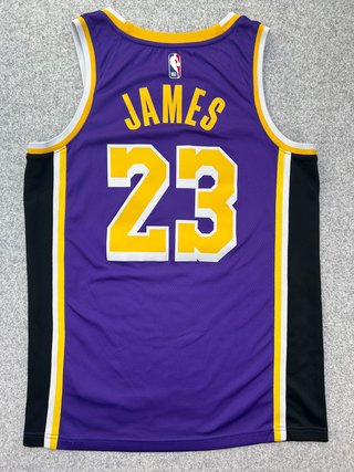 Los Angeles Lakers NBA Jersey M LeBron James