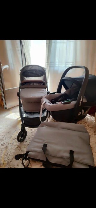 Silla de coche y carrito bebé Maxi-Cosi hasta 4año