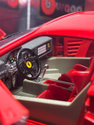 Ferrari F40 1987 Bburago 1:18 Gold Collection