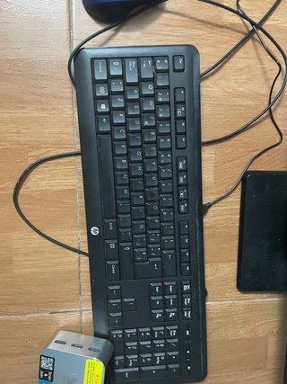 PC Mini HP con Pantalla, Teclado y Ratón