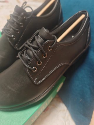 Zapatos negros de cordones