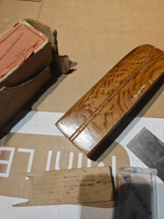 Cepillo carpintero antiguo madera caja