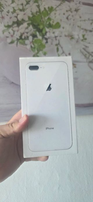 iPhone 8 Plus 64GB Plata