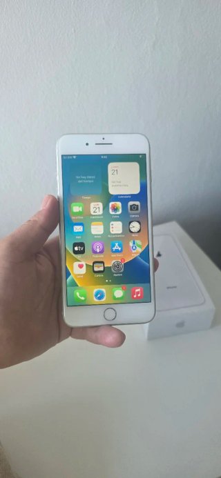 iPhone 8 Plus 64GB Plata