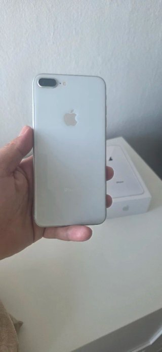 iPhone 8 Plus 64GB Plata