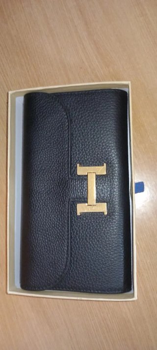 Bolso Negro con Detalle Dorado  [Se puede Negocia]