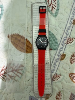 Reloj Swatch Negro y Rojo