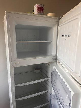 Nevera blanca con congelador