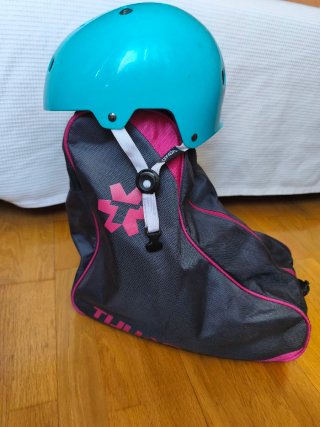 Patines de ruedas con casco, bolsa y rodilleras