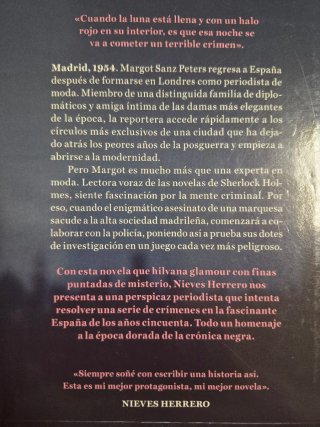 LIBRO LUNA ROJA