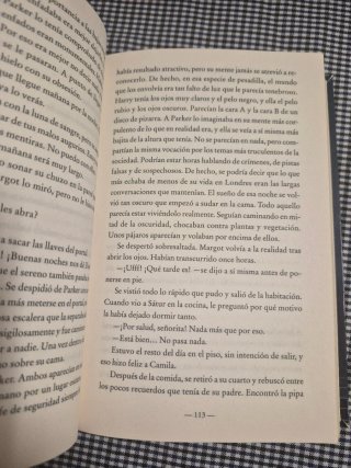 LIBRO LUNA ROJA