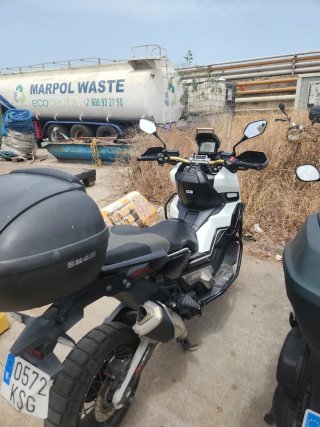 Honda X-ADV Negra y Blanca