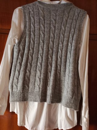 Conjunto Trucco Chaleco Gris y Camisa Blanca
