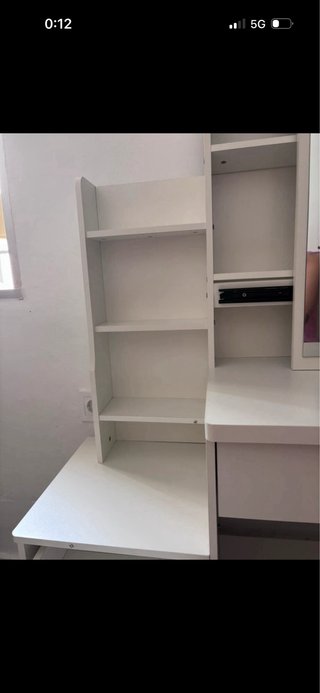 Tocador blanco con espejo y cajón