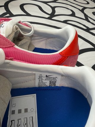Zapatillas Nike LD-1000 rosas y rojas