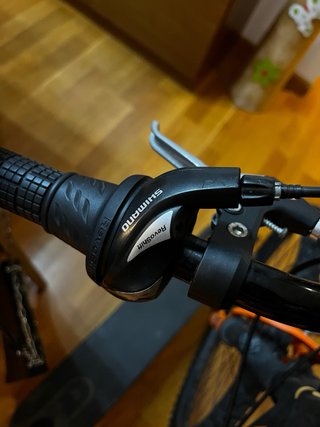 Bicicleta MTB RIVET Sport Negra y Naranja