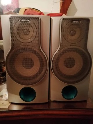 Altavoces Aiwa Plata y Verde