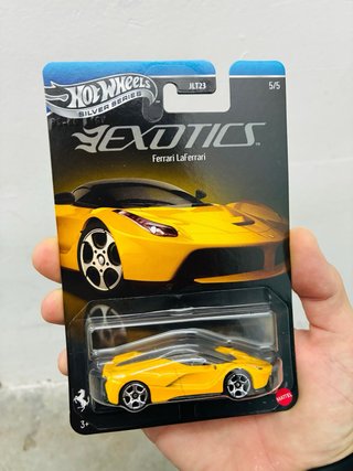 Hot Wheels Exotics Ferrari LaFerrari JLT23