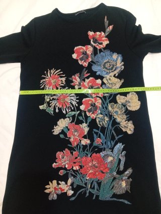 Vestido Zara negro estampado floral manga larga