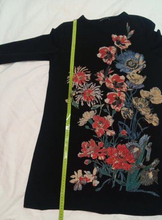 Vestido Zara negro estampado floral manga larga