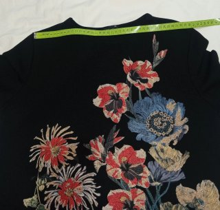 Vestido Zara negro estampado floral manga larga