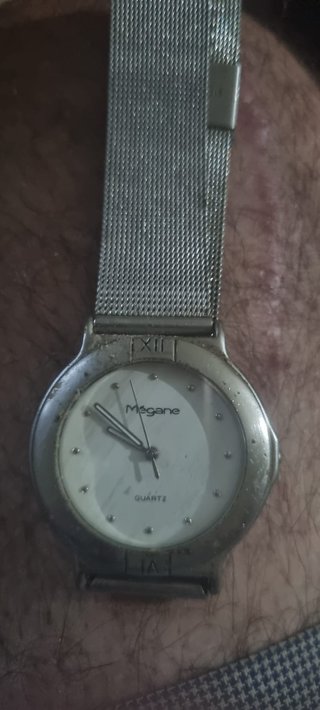 Reloj Megane Quartz Plata y Blanco