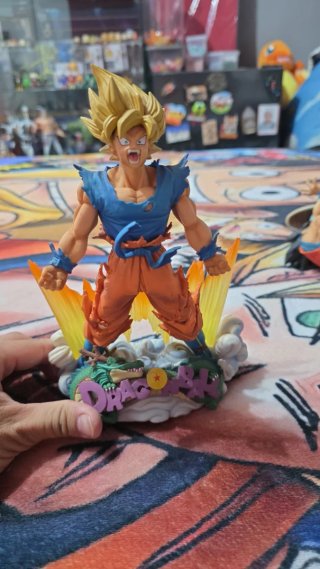 Figura Goku Super Saiyan Dragon Ball