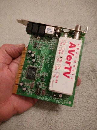 Tarjeta TV AverMedia AverTV Studio PCI