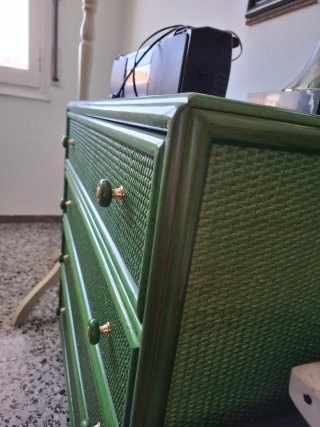 Cómoda de mimbre/bambú verde, vidrio parte superio